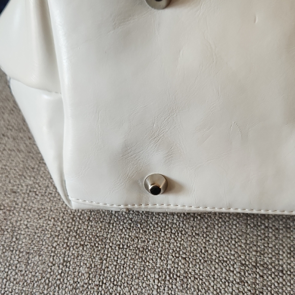 Giani Bernini White Leather Shoulder Tote - Picture 3 of 9